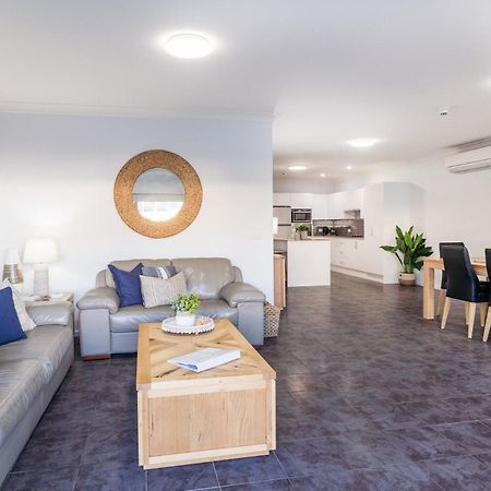 Mollymook Luxury Beachfront Apartment 3 외부 사진